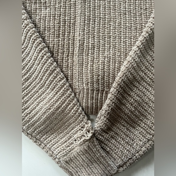 urban outfitters sweater - Picture 3 of 5